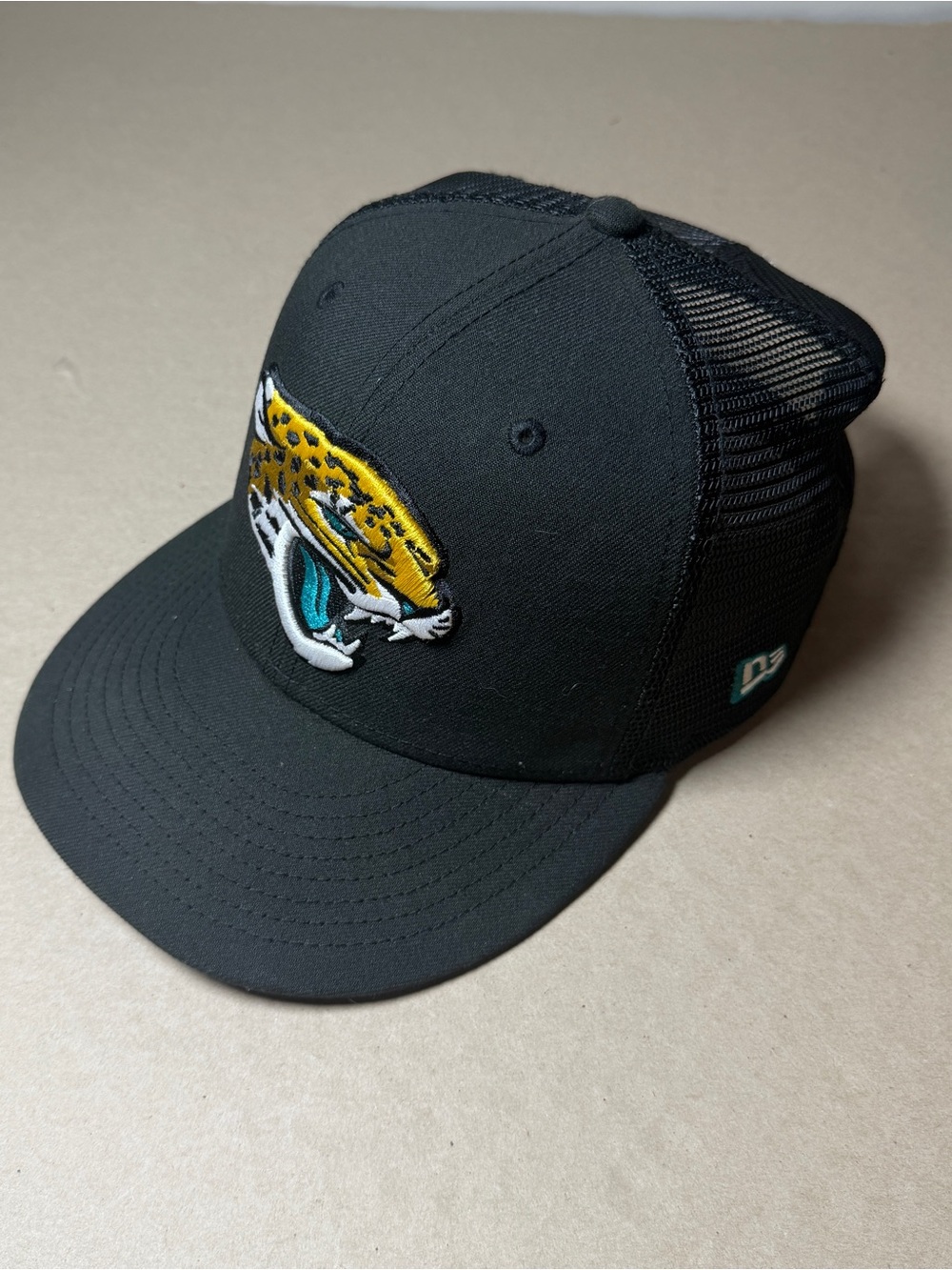 New Era Jacksonville Jaguars 9FIFTY Trucker Snapback Hat One Size NFL Football